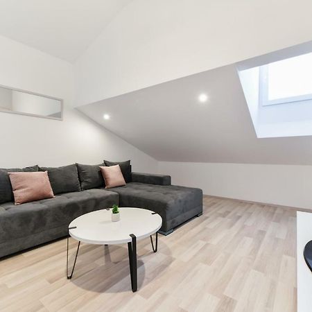 Grey Apartment Old Town 扎达尔 外观 照片