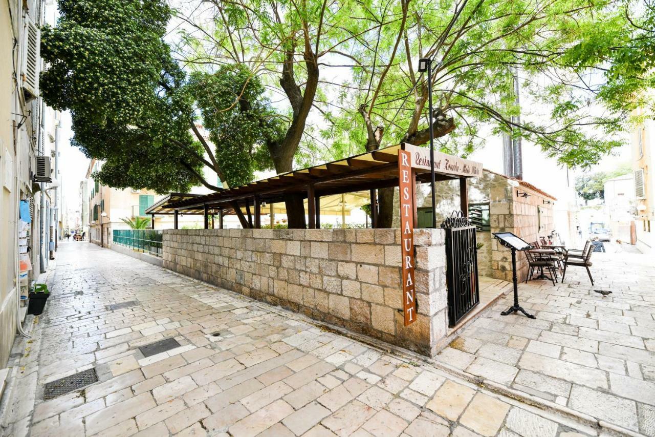 Grey Apartment Old Town 扎达尔 外观 照片