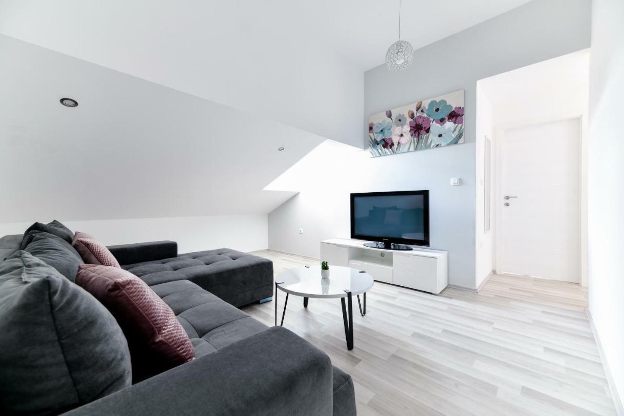 Grey Apartment Old Town 扎达尔 外观 照片