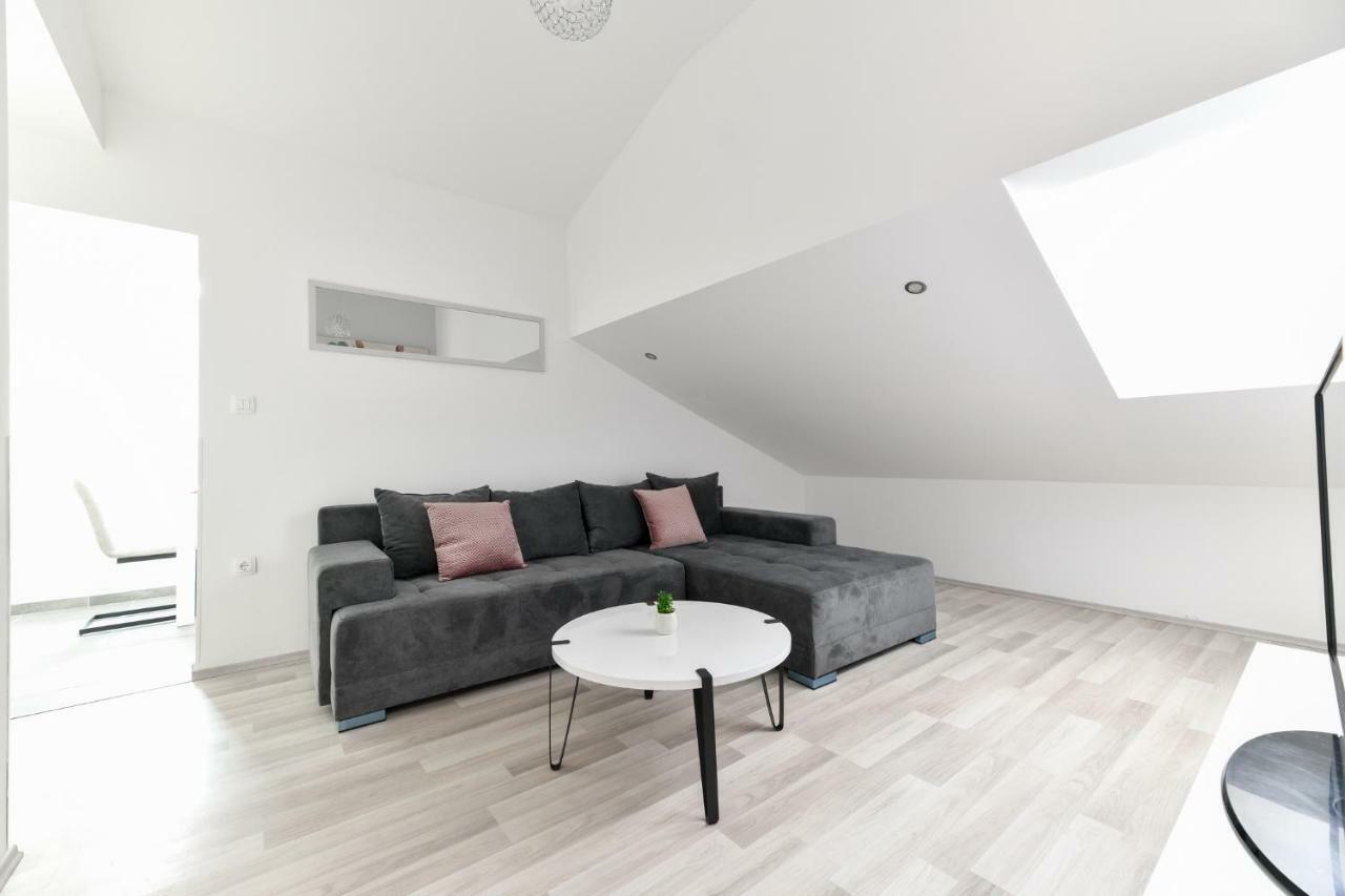 Grey Apartment Old Town 扎达尔 外观 照片