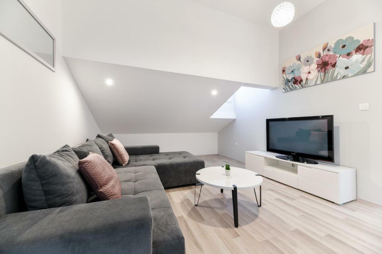 Grey Apartment Old Town 扎达尔 外观 照片